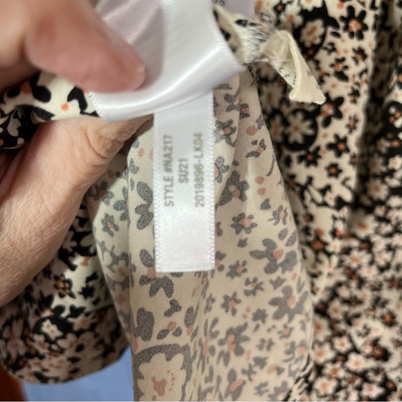 Madewell cream midi skirt w/ black and tan flowers with MOP buttons sz 10 preppy - Picture 7 of 8